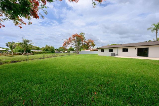 18451 SW 90th Avenue, Cutler Bay, FL 33157