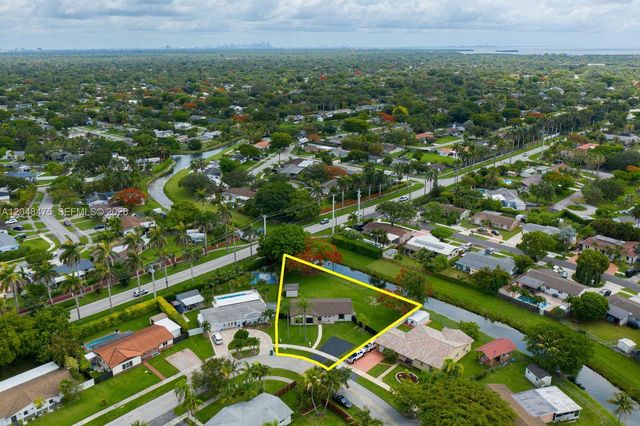 18451 SW 90th Avenue, Cutler Bay, FL 33157