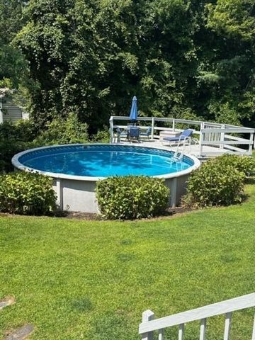 49 Hathaway Rd, Acushnet, MA 02743
