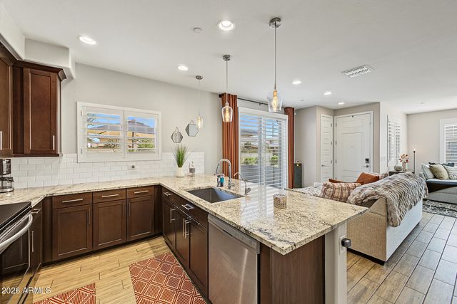 4100 S PINELAKE Way 104, Chandler, AZ 85249