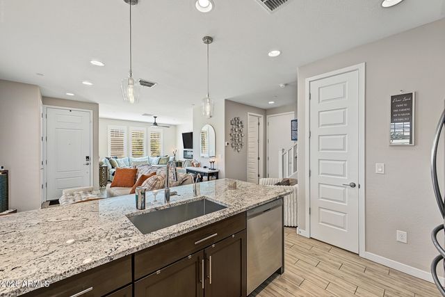 4100 S PINELAKE Way 104, Chandler, AZ 85249
