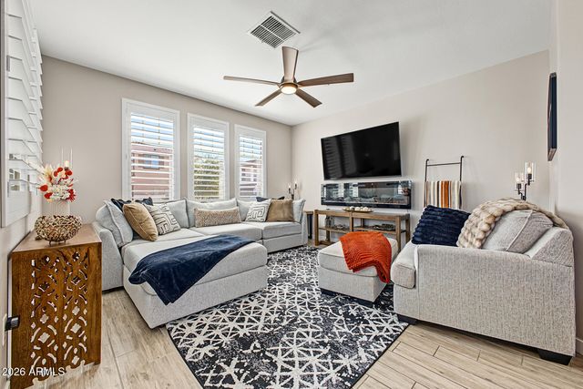 4100 S PINELAKE Way 104, Chandler, AZ 85249