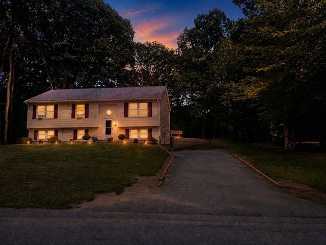 22 Reservoir Ave, Swansea, MA 02777