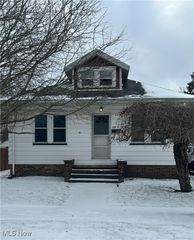 15 Katherine Street, Struthers, OH 44471