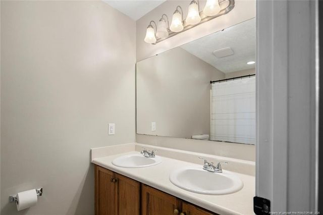 119 Woodbine Drive, Raeford, NC 28376