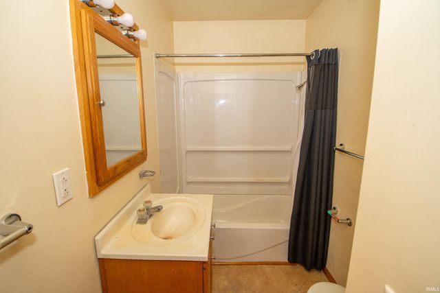 1001 Hubbard Avenue, Mishawaka, IN 46544