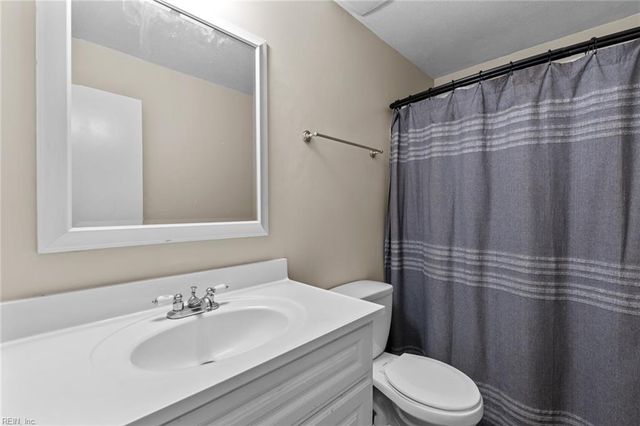 1221 Clydesdale LN, Virginia Beach, VA 23464