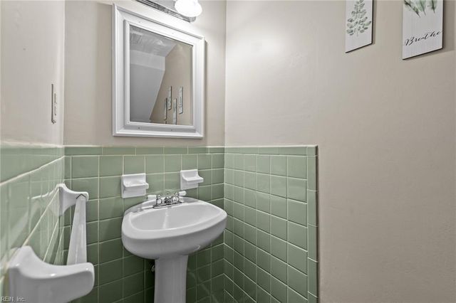 1221 Clydesdale LN, Virginia Beach, VA 23464