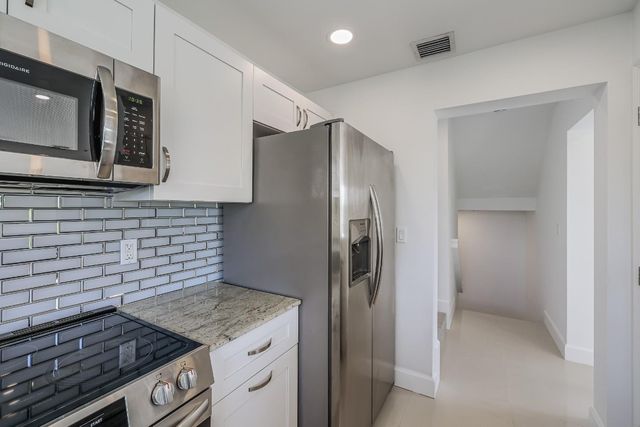 456 NW 41st Street, Oakland Park, FL 33309