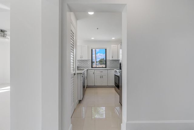 456 NW 41st Street, Oakland Park, FL 33309