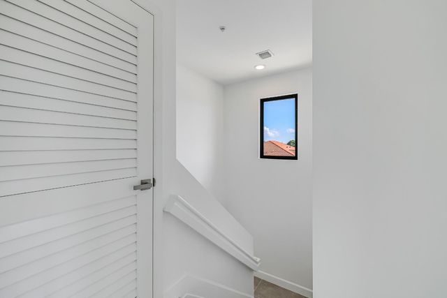 456 NW 41st Street, Oakland Park, FL 33309