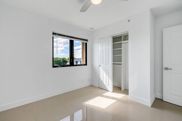 456 NW 41st Street, Oakland Park, FL 33309