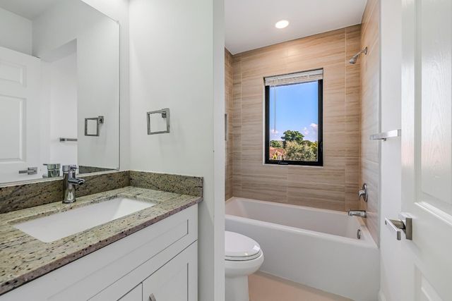 456 NW 41st Street, Oakland Park, FL 33309