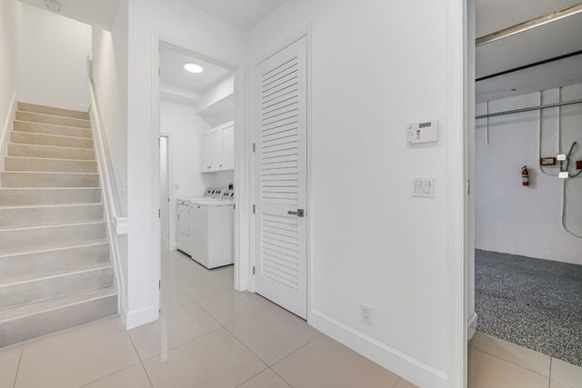 456 NW 41st Street, Oakland Park, FL 33309