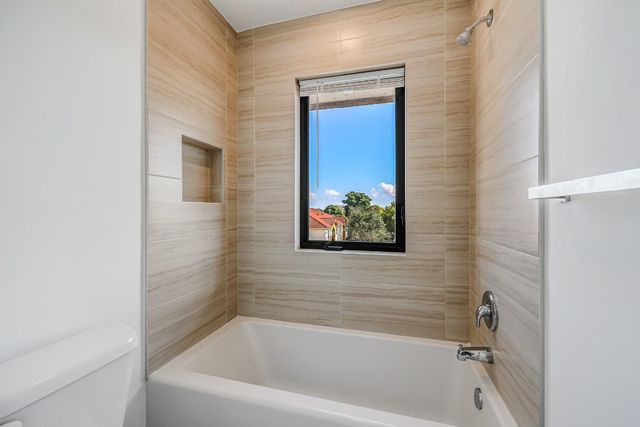 456 NW 41st Street, Oakland Park, FL 33309