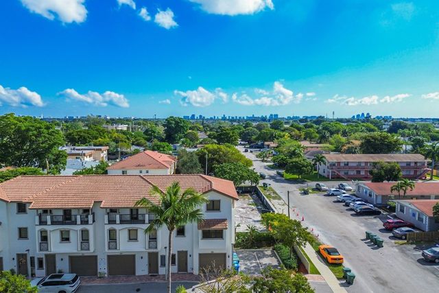 456 NW 41st Street, Oakland Park, FL 33309