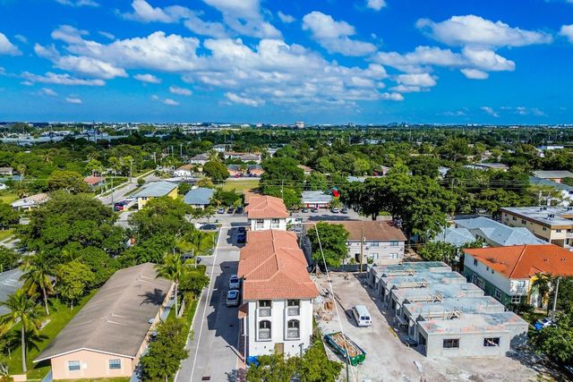 456 NW 41st Street, Oakland Park, FL 33309