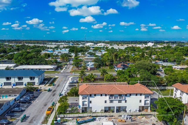 456 NW 41st Street, Oakland Park, FL 33309