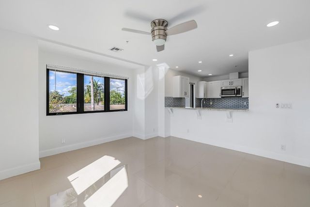 456 NW 41st Street, Oakland Park, FL 33309