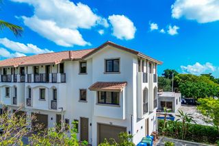 456 NW 41st Street, Oakland Park, FL 33309