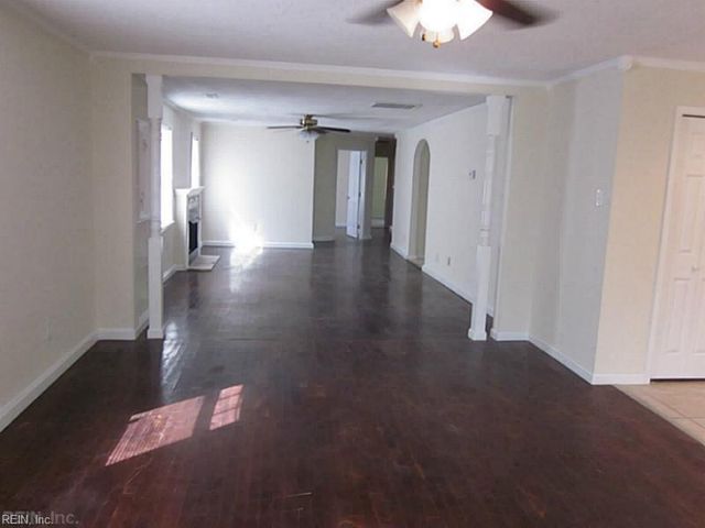 20 Robinson DR, Newport News, VA 23601