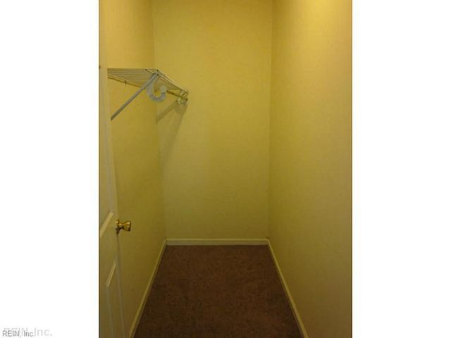 20 Robinson DR, Newport News, VA 23601