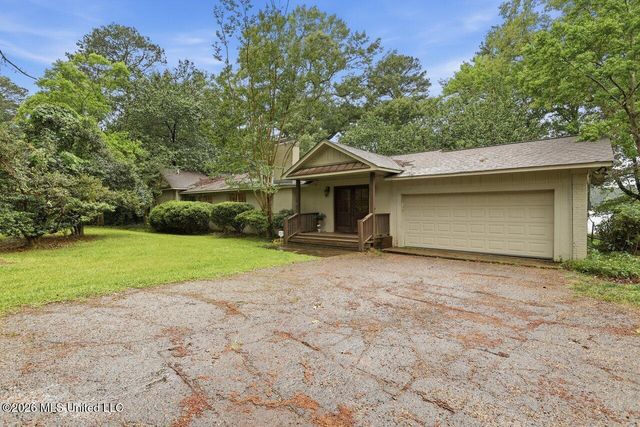 137 Lakeview Drive, Madison, MS 39110
