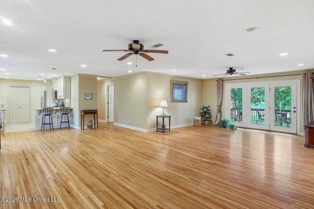 137 Lakeview Drive, Madison, MS 39110