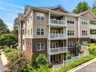 40 Hyannis Drive 202, Asheville, NC 28804
