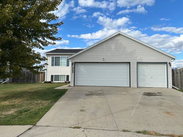 6060 Bennett Court S, Fargo, ND 58104