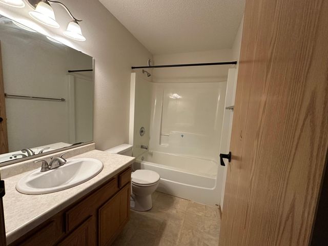 6060 Bennett Court S, Fargo, ND 58104
