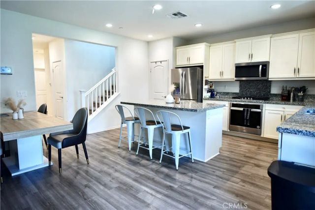 11387 Quail Hollow, Victorville, CA 92392