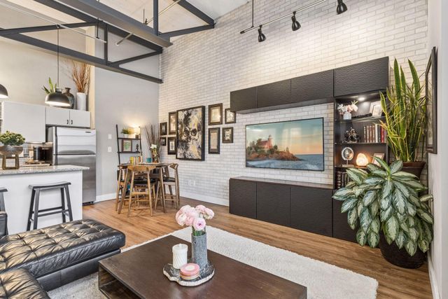 111 E Franklin Avenue 205, Minneapolis, MN 55404