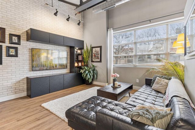 111 E Franklin Avenue 205, Minneapolis, MN 55404