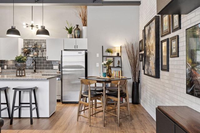 111 E Franklin Avenue 205, Minneapolis, MN 55404