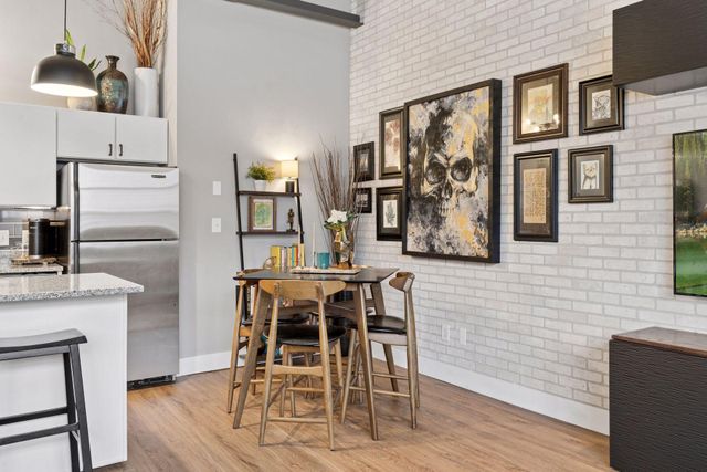 111 E Franklin Avenue 205, Minneapolis, MN 55404