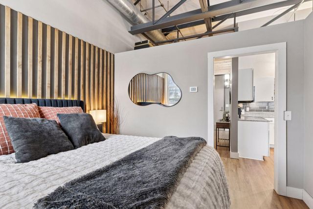 111 E Franklin Avenue 205, Minneapolis, MN 55404