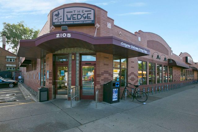 111 E Franklin Avenue 205, Minneapolis, MN 55404