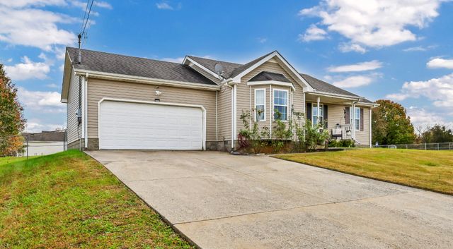 100 Bowers Ct, Oak Grove, KY 42262