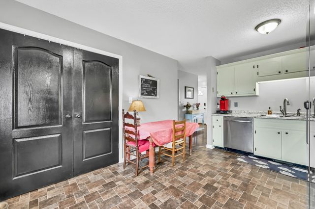 100 Bowers Ct, Oak Grove, KY 42262