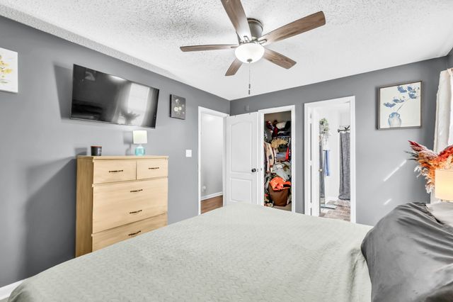 100 Bowers Ct, Oak Grove, KY 42262