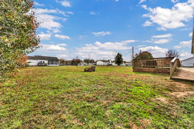 100 Bowers Ct, Oak Grove, KY 42262