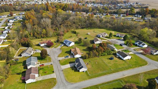 100 Bowers Ct, Oak Grove, KY 42262