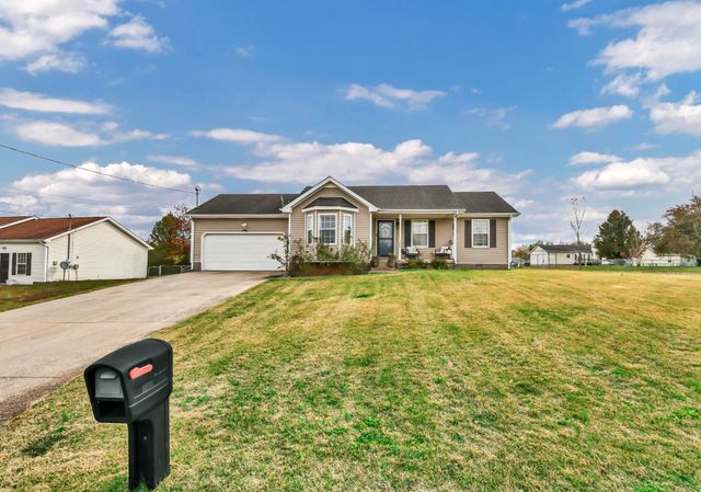 100 Bowers Ct, Oak Grove, KY 42262