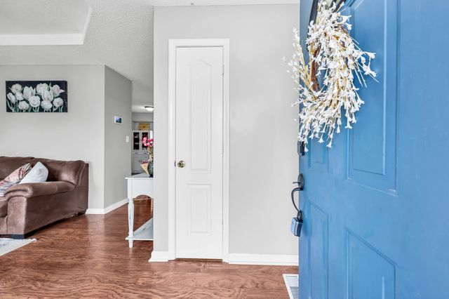 100 Bowers Ct, Oak Grove, KY 42262