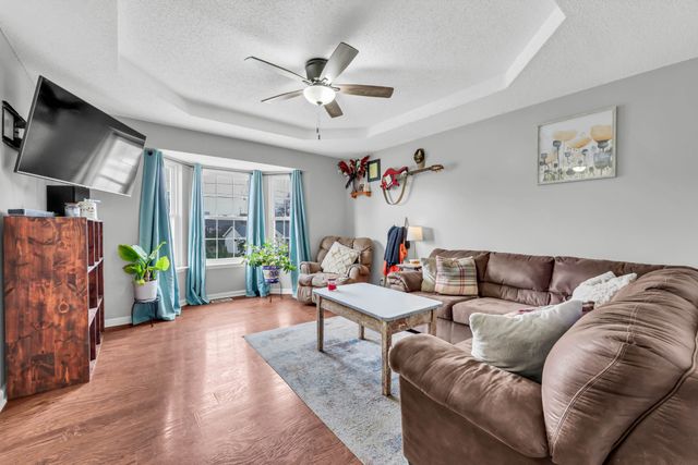 100 Bowers Ct, Oak Grove, KY 42262