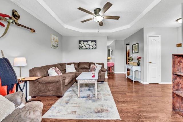 100 Bowers Ct, Oak Grove, KY 42262