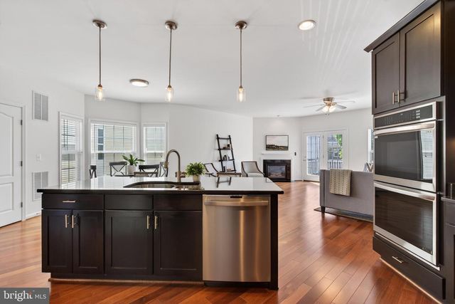 43676 CHICACOAN CREEK SQ, Leesburg, VA 20176
