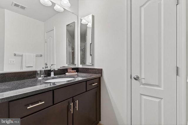 43676 CHICACOAN CREEK SQ, Leesburg, VA 20176