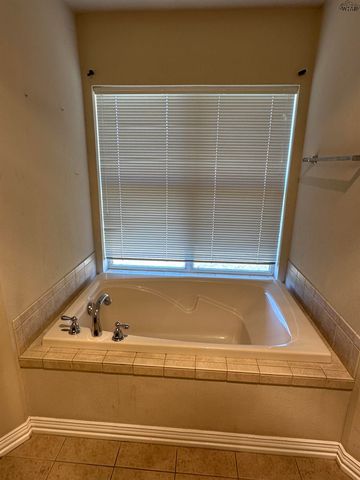 5214 SUNNYBROOK LANE, Wichita Falls, TX 76310